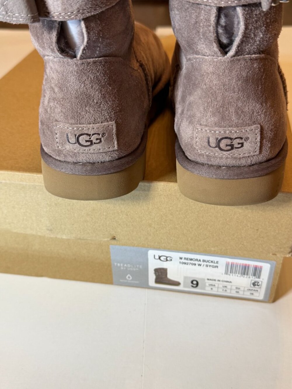 Ugg Lavender sparkling Buckle Fuzzy lined Boots Women's 9 Like New! - Picture 4 of 4